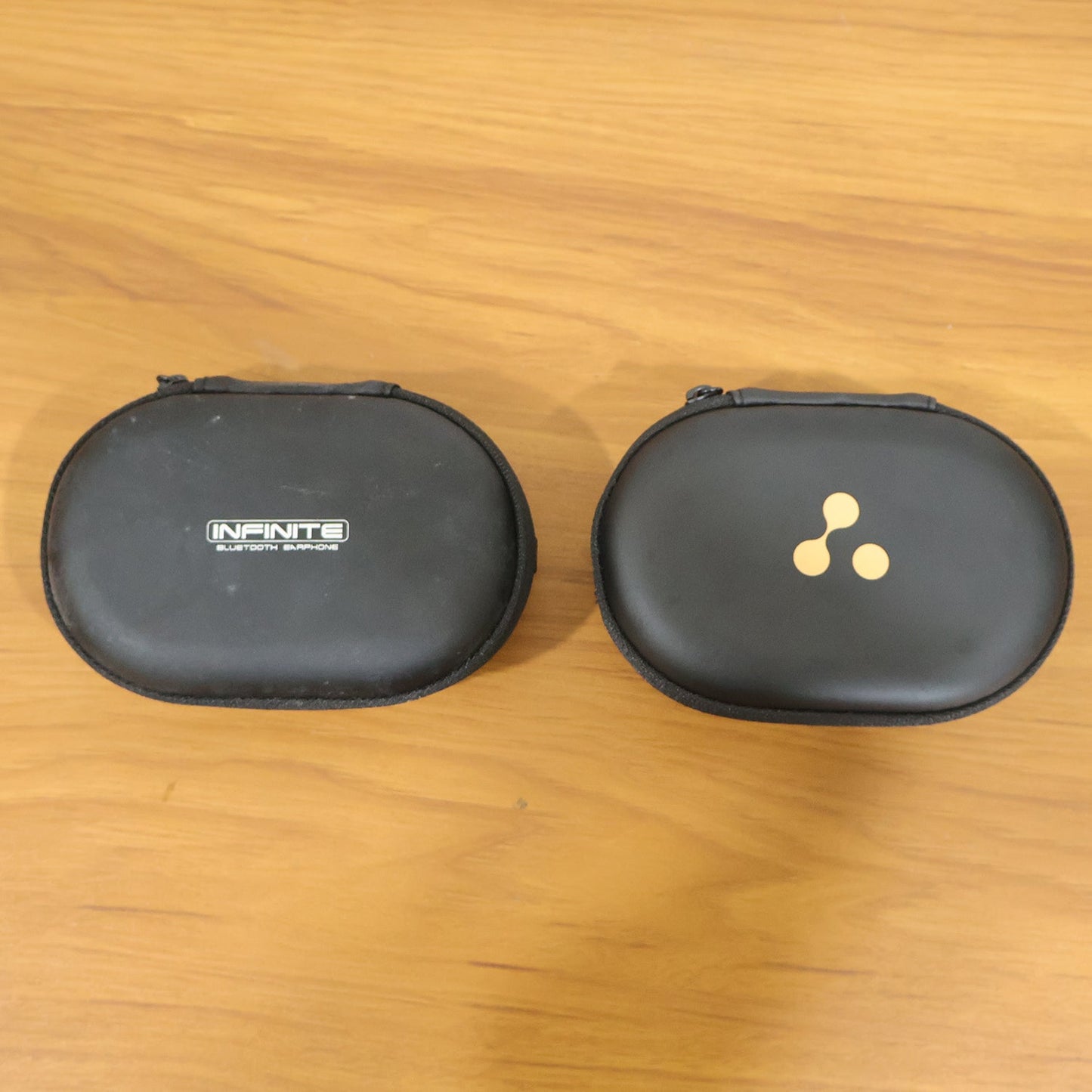 Zippered Bluetooth earbuds pouch close up