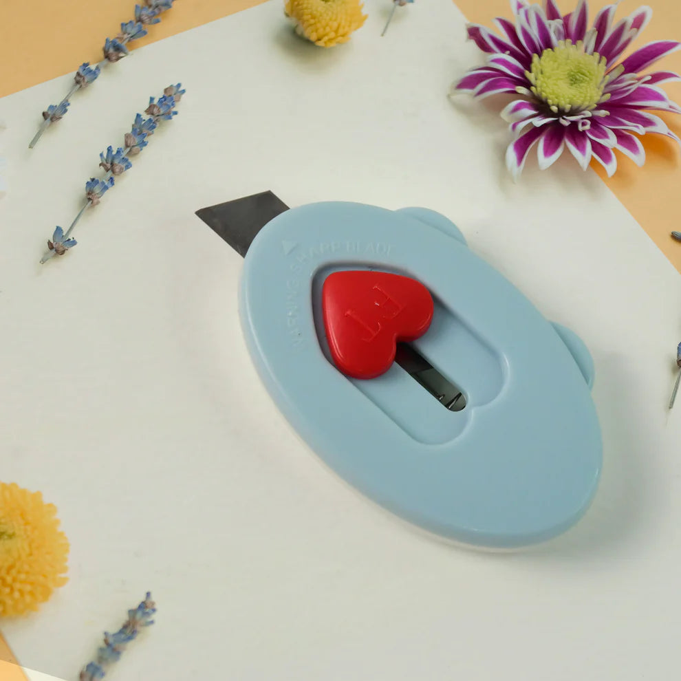 Happyclick Mini Utility Cutter / Knife with Heart-Shaped Safety Lock (1 Pc) - HappyClick