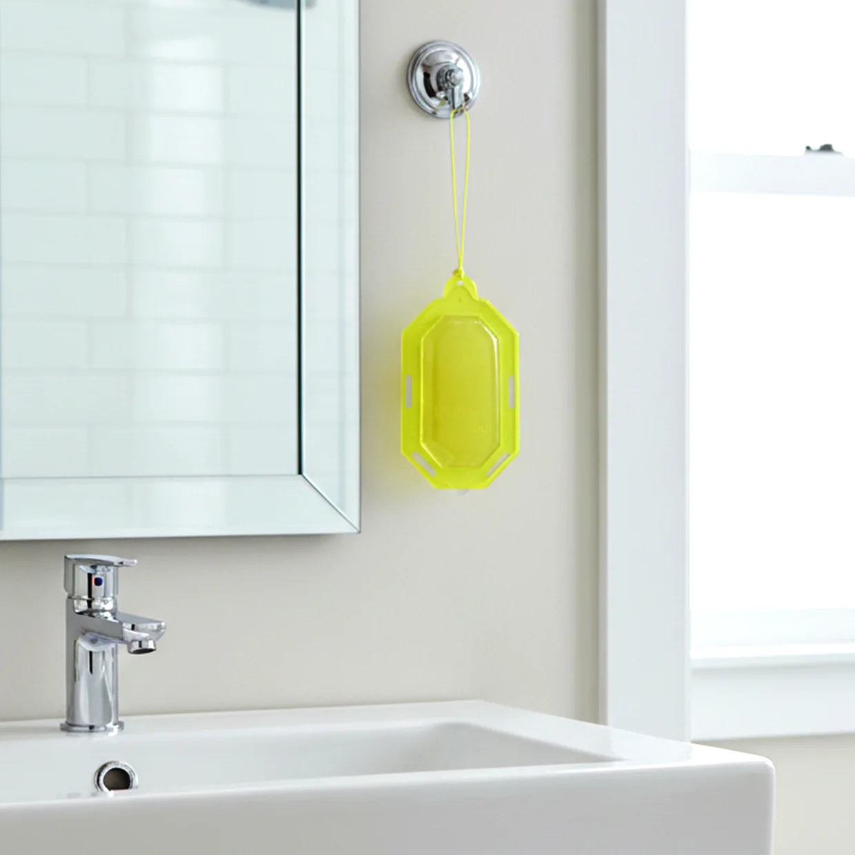 Happyclick Hanging Gel Based Bathroom Air Freshener Citrus Gel (1 Pc, 9.5 Gm)