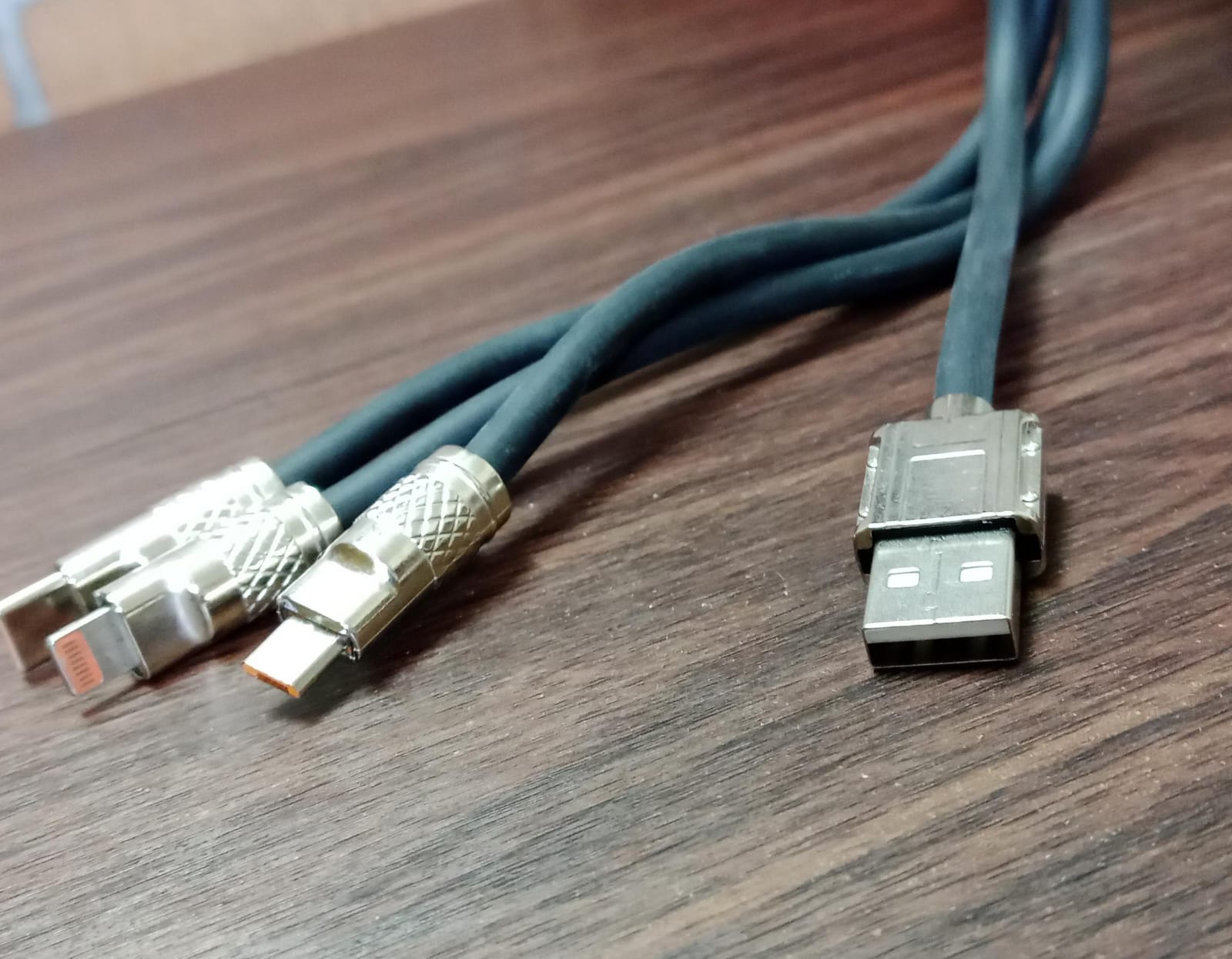 3-in-1 charging cable
universal charging cable
multi-device charger cable
