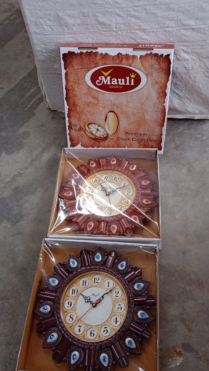 Analog wall clock side view highlighting compact dimensions and design
